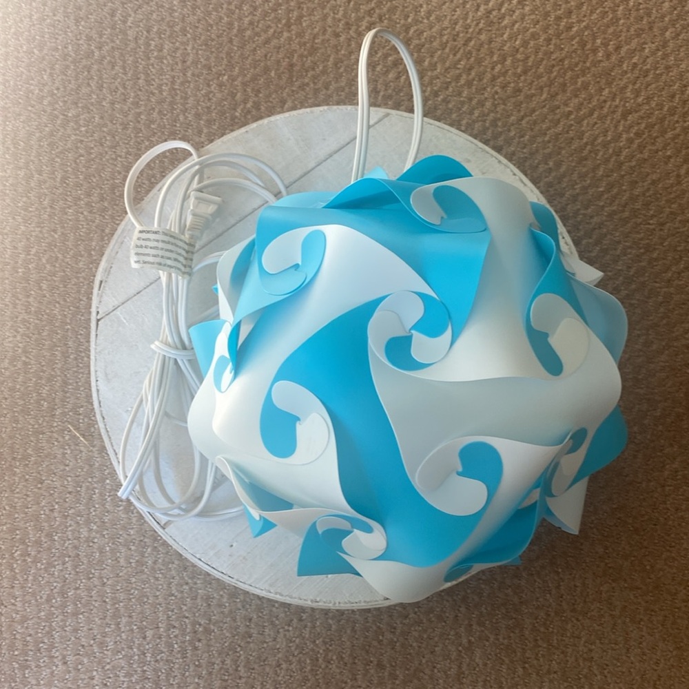 Hanging light - Picture 2 of 3